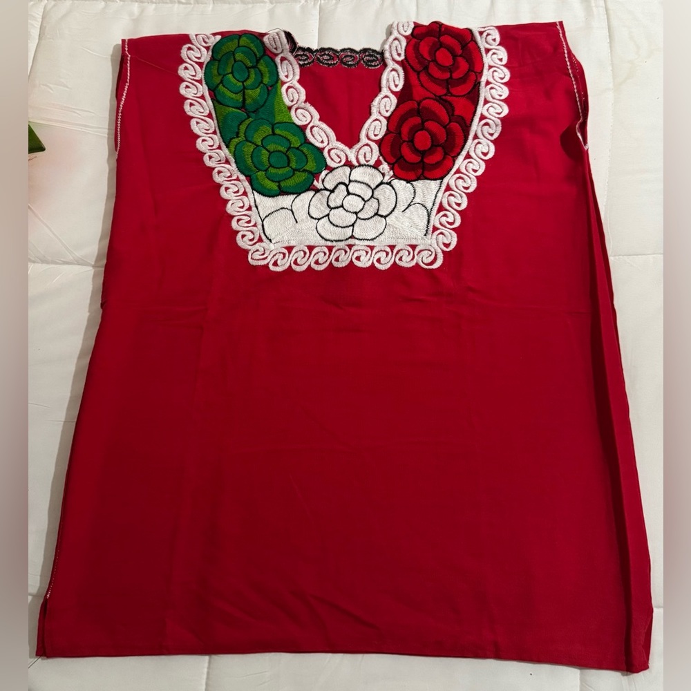 NWOT- Women’s Red Embroidered Floral Tunic Top